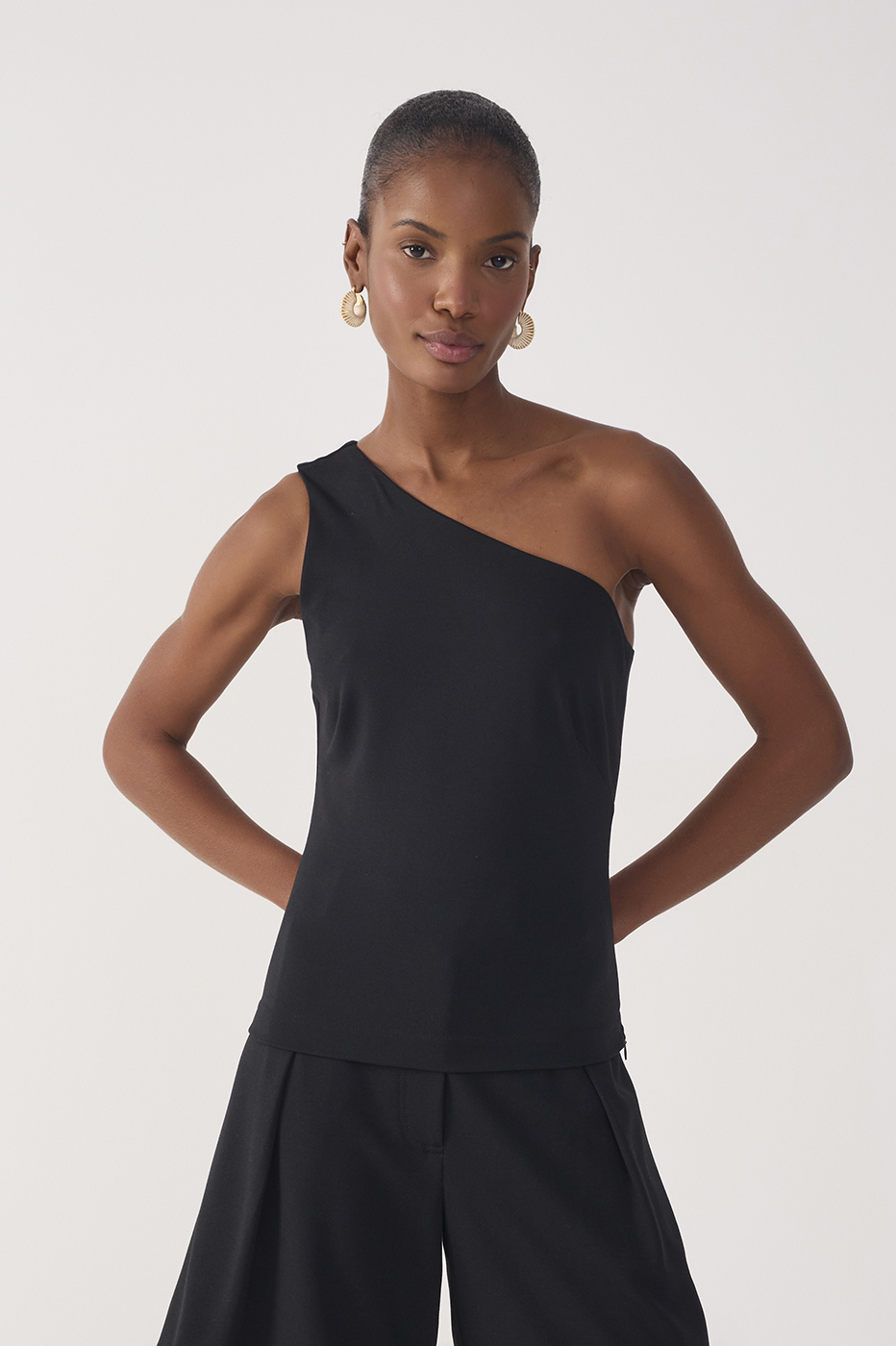 One-Shoulder Tailored Knit Blouse_4