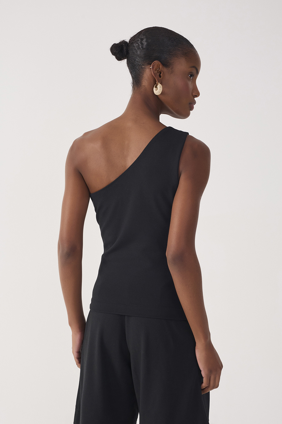 One-Shoulder Tailored Knit Blouse_5