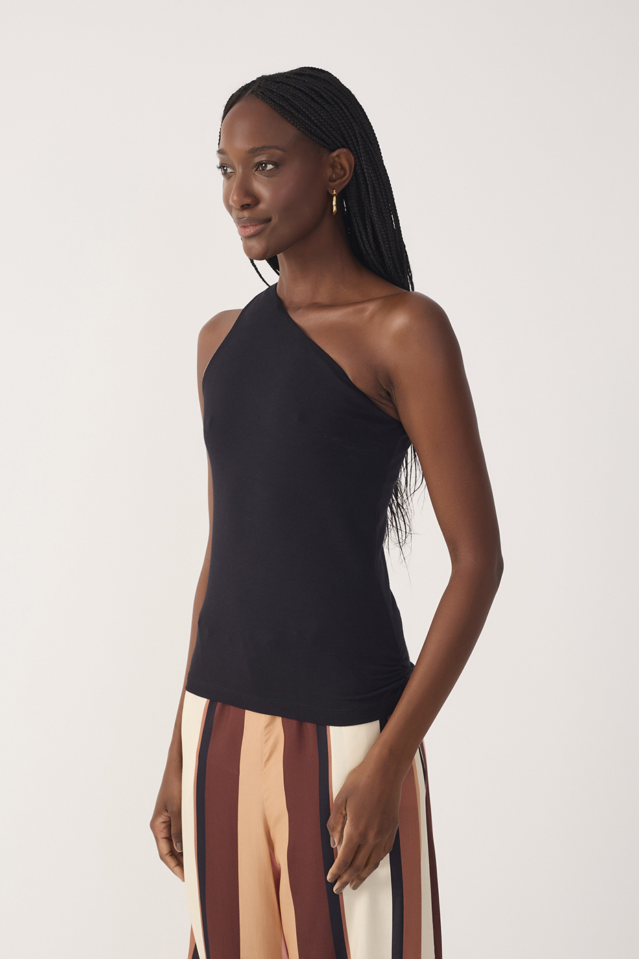 Black One-Shoulder Sleeveless Top_4