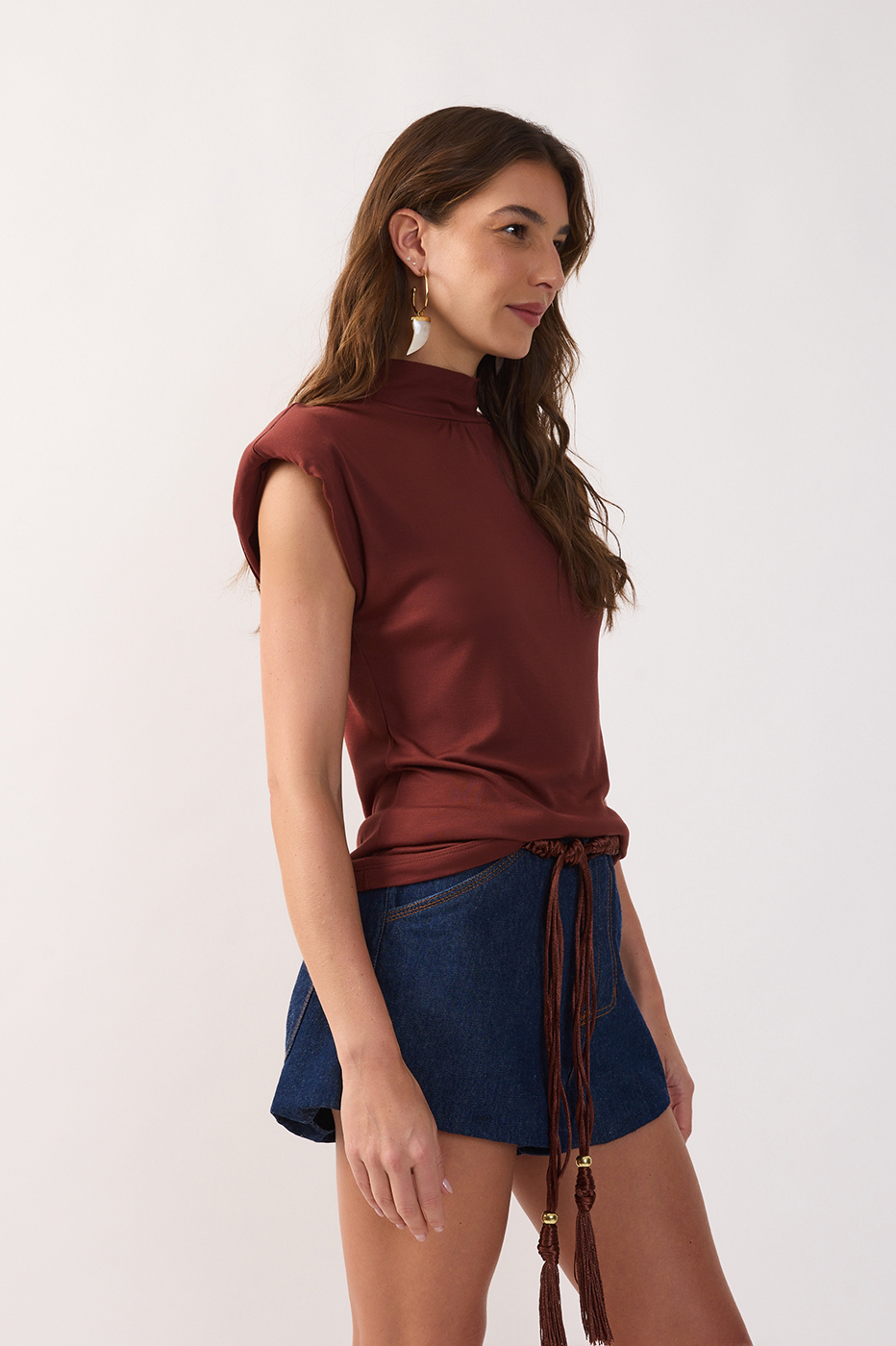 High Neck Shoulder Pad Sleeveless Blouse_3