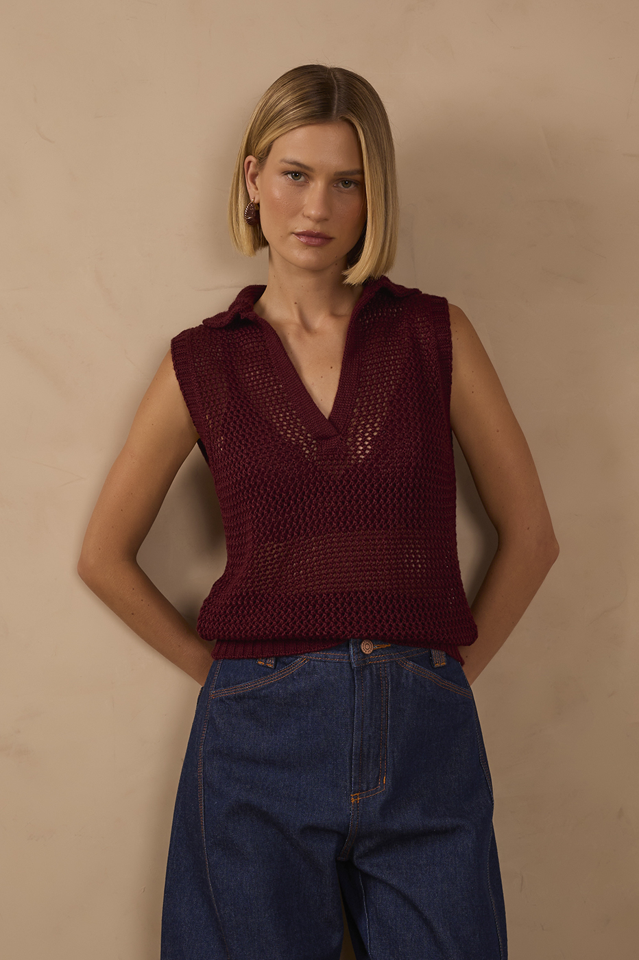 Collared V Neck Sleeveless Tricot Blouse_1