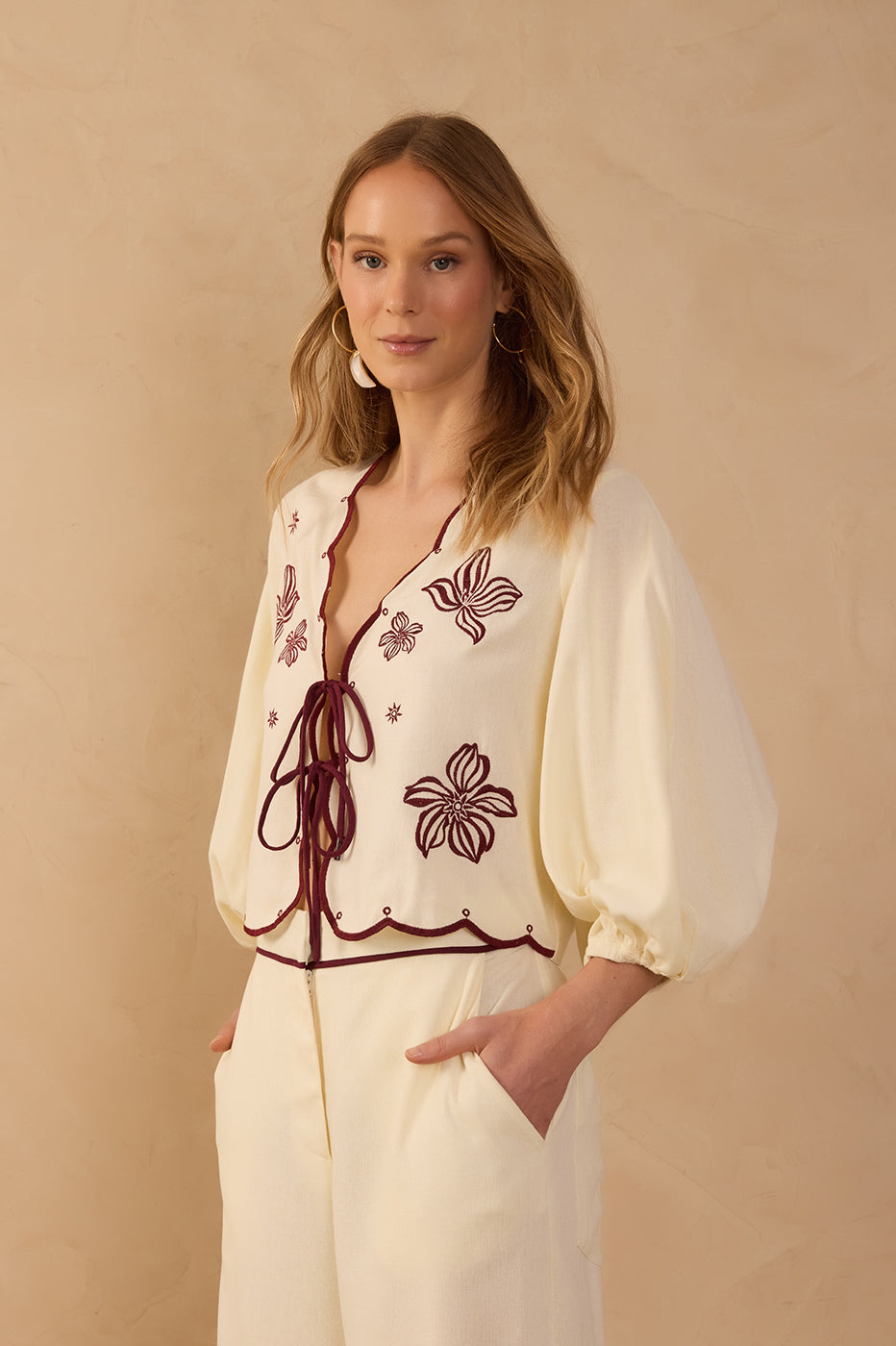 Off-white Embroidered Solar Front Ties Wave Hem Linen Blouse_1