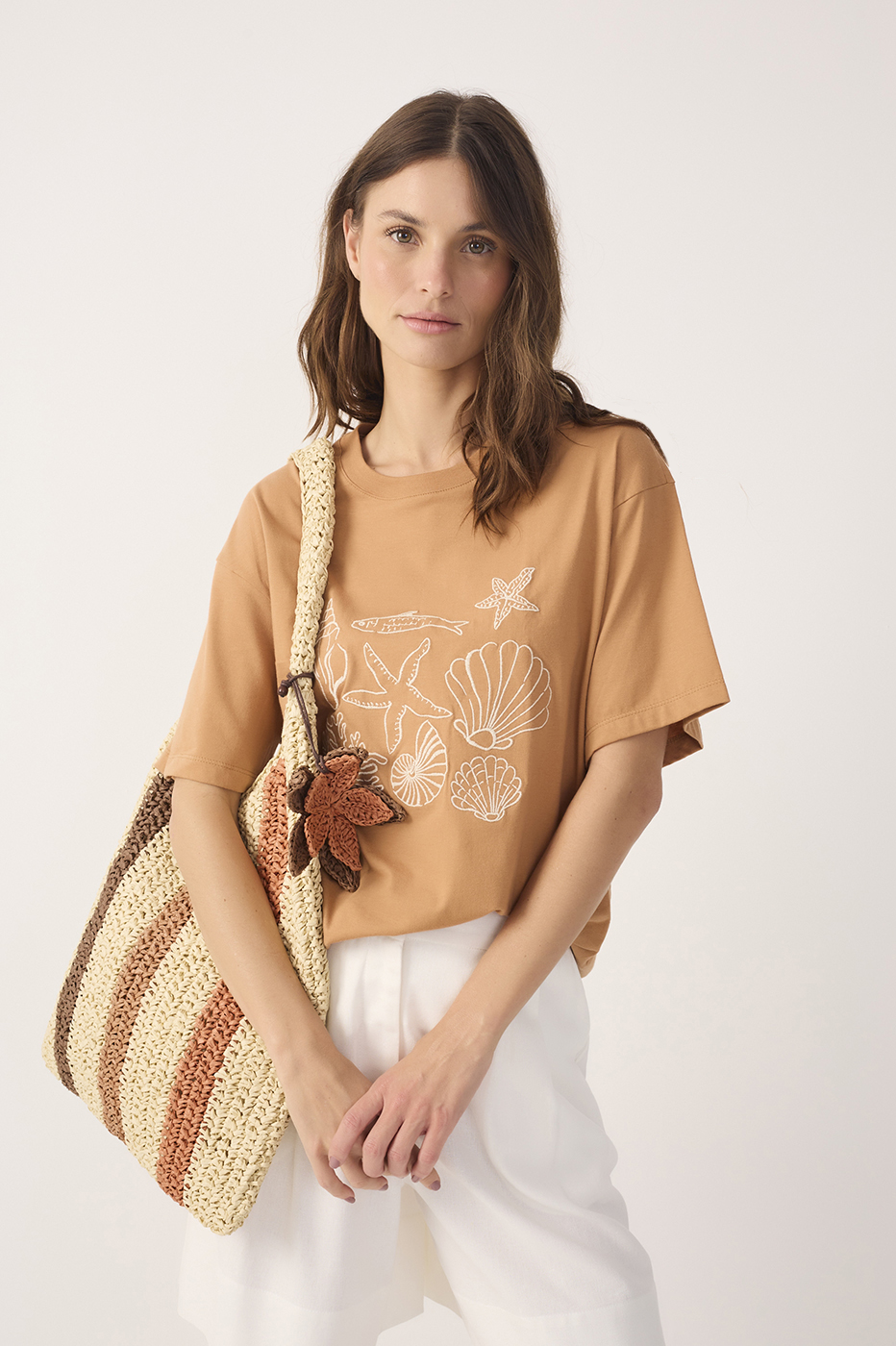 Beige Conchas Embroidered Short Sleeve T-Shirt_2