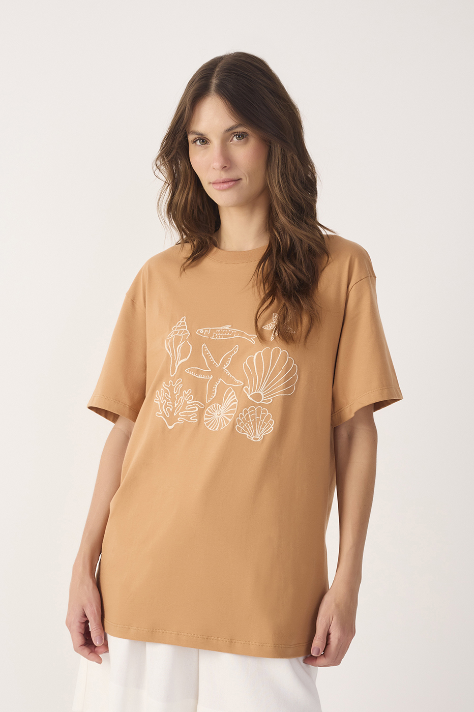 Beige Conchas Embroidered Short Sleeve T-Shirt