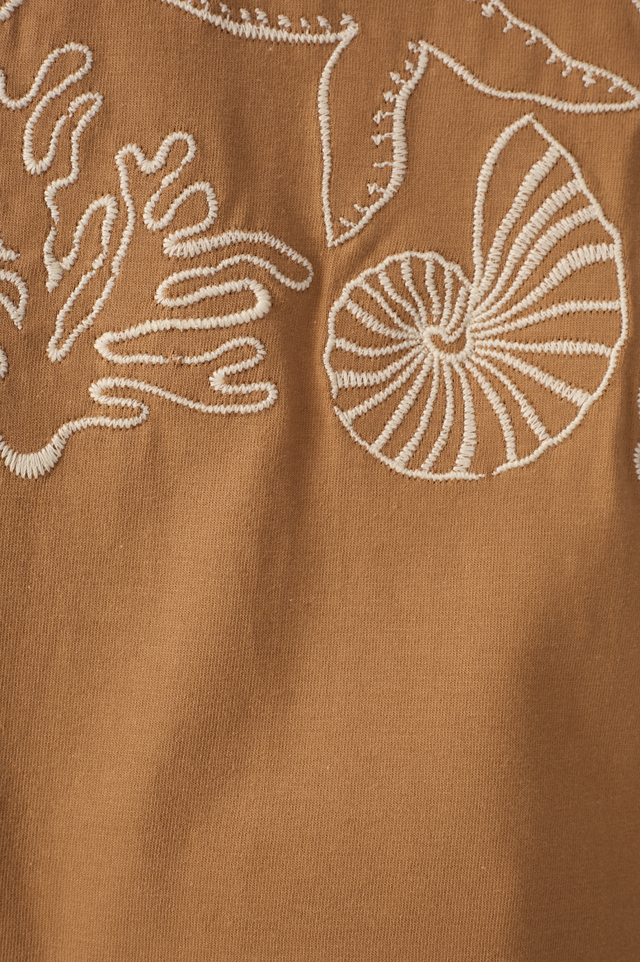 Beige Conchas Embroidered Short Sleeve T-Shirt_7