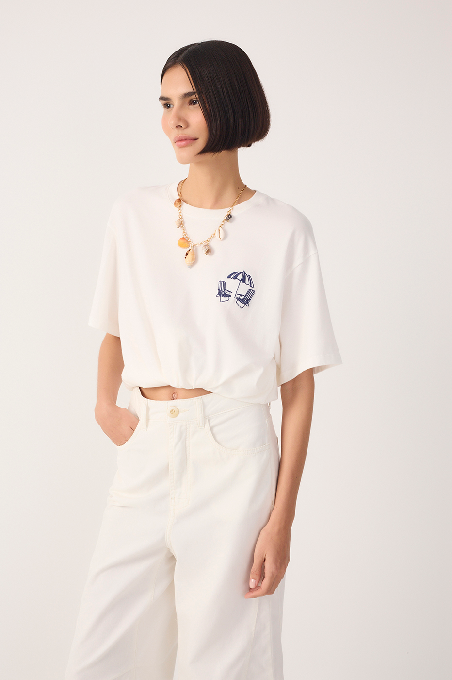 Beach Chair Embroidered T-shirt_3