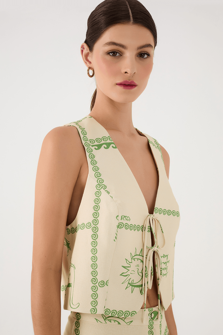 Off-White Rio Front Ties Sleeveless Vest_3