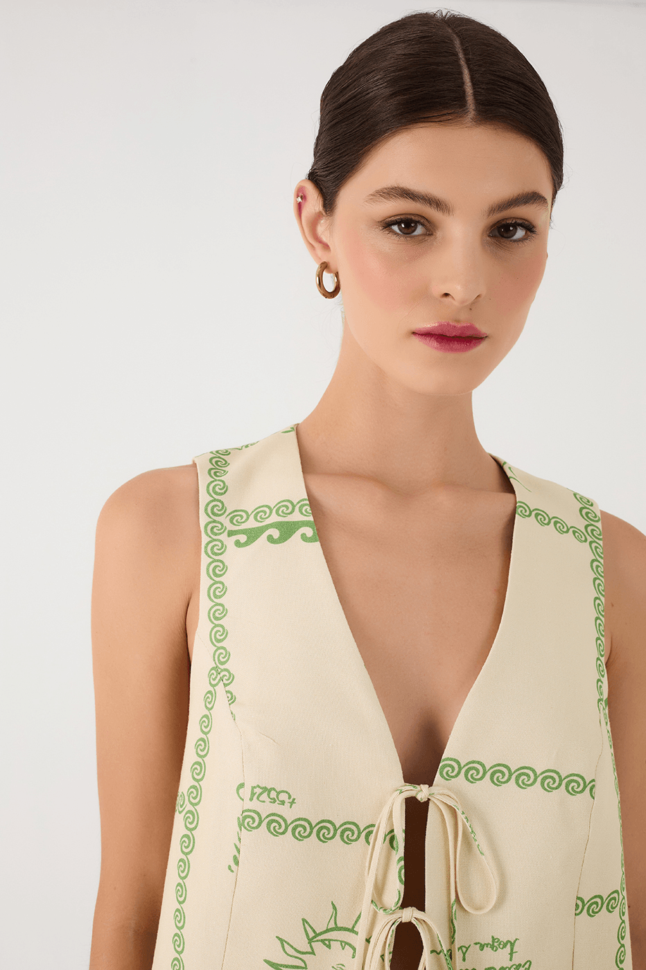 Off-White Rio Front Ties Sleeveless Vest_4