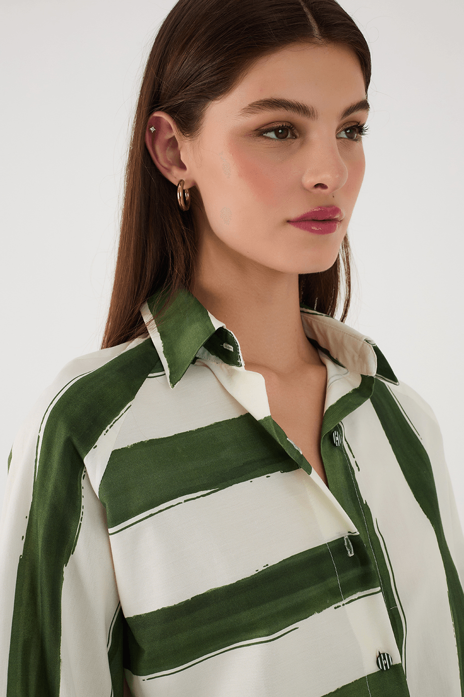 Green Natureza Printed Buttons Collared Shirt_4