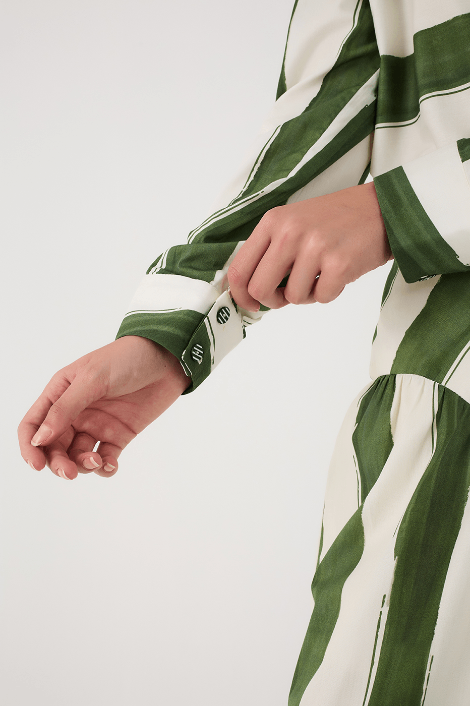 Green Natureza Printed Buttons Collared Shirt_5