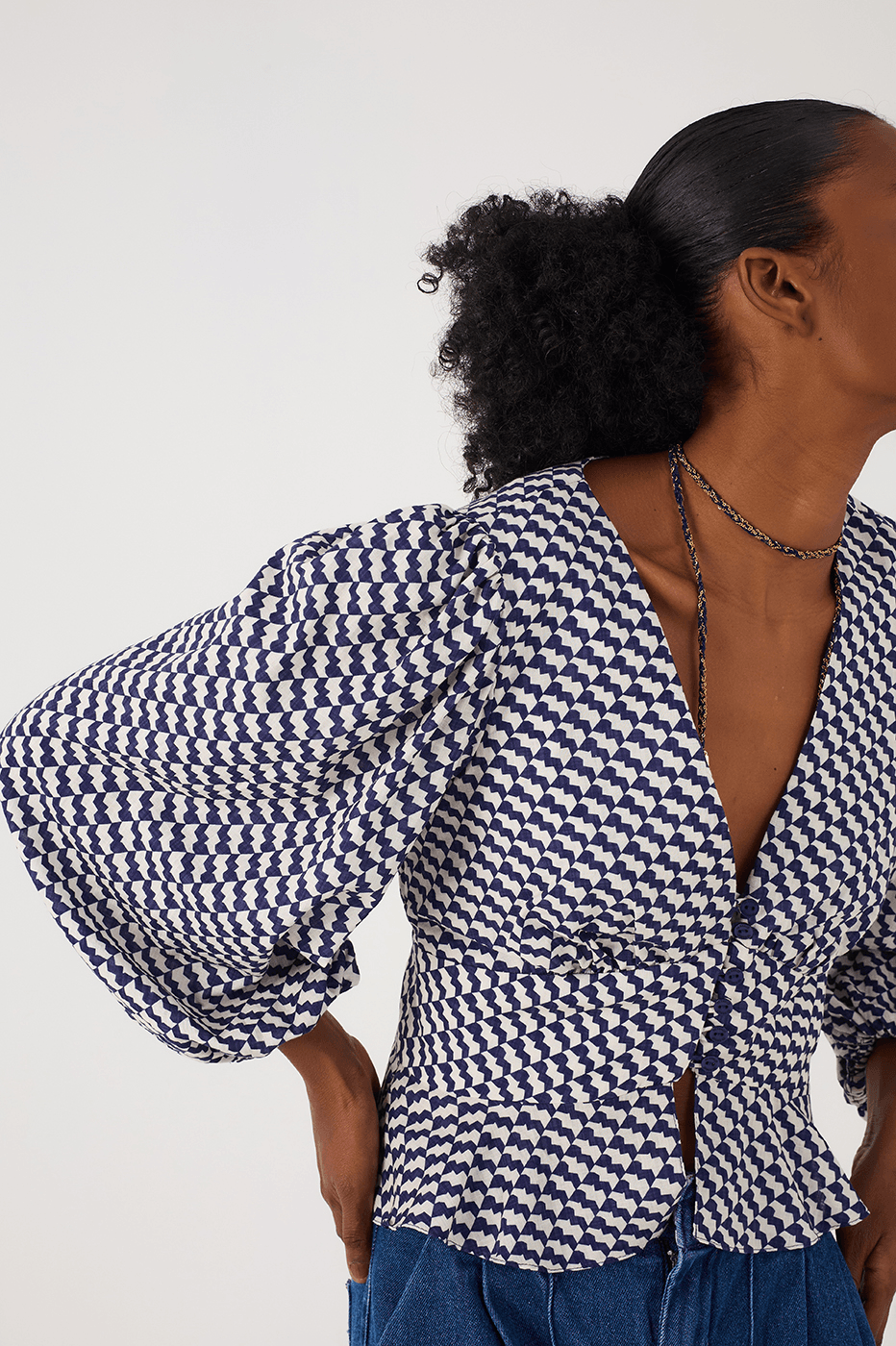 Blue Gavea V Neck Buttoned Puff Sleeve Blouse_5