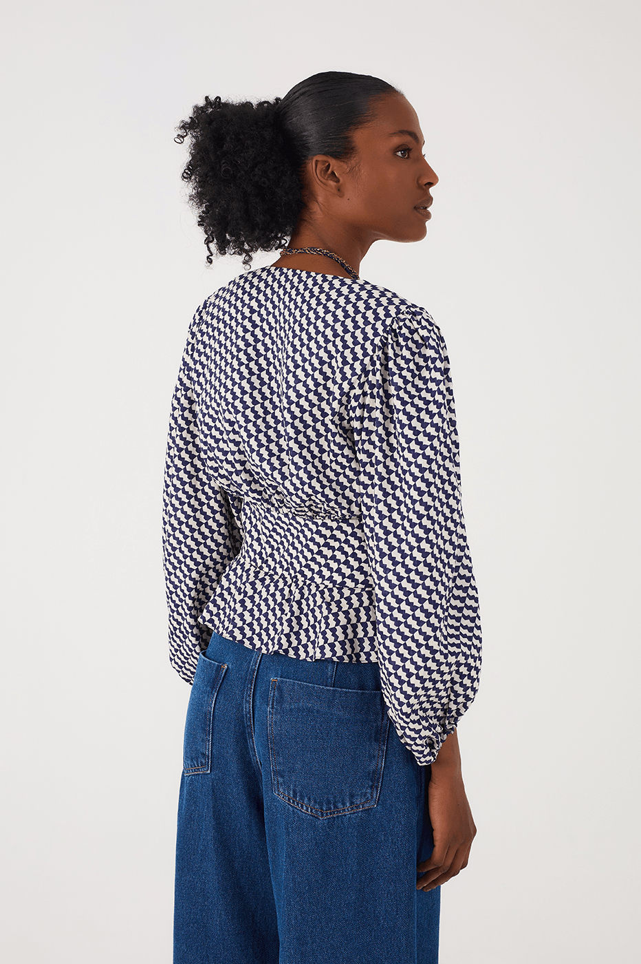 Blue Gavea V Neck Buttoned Puff Sleeve Blouse_6