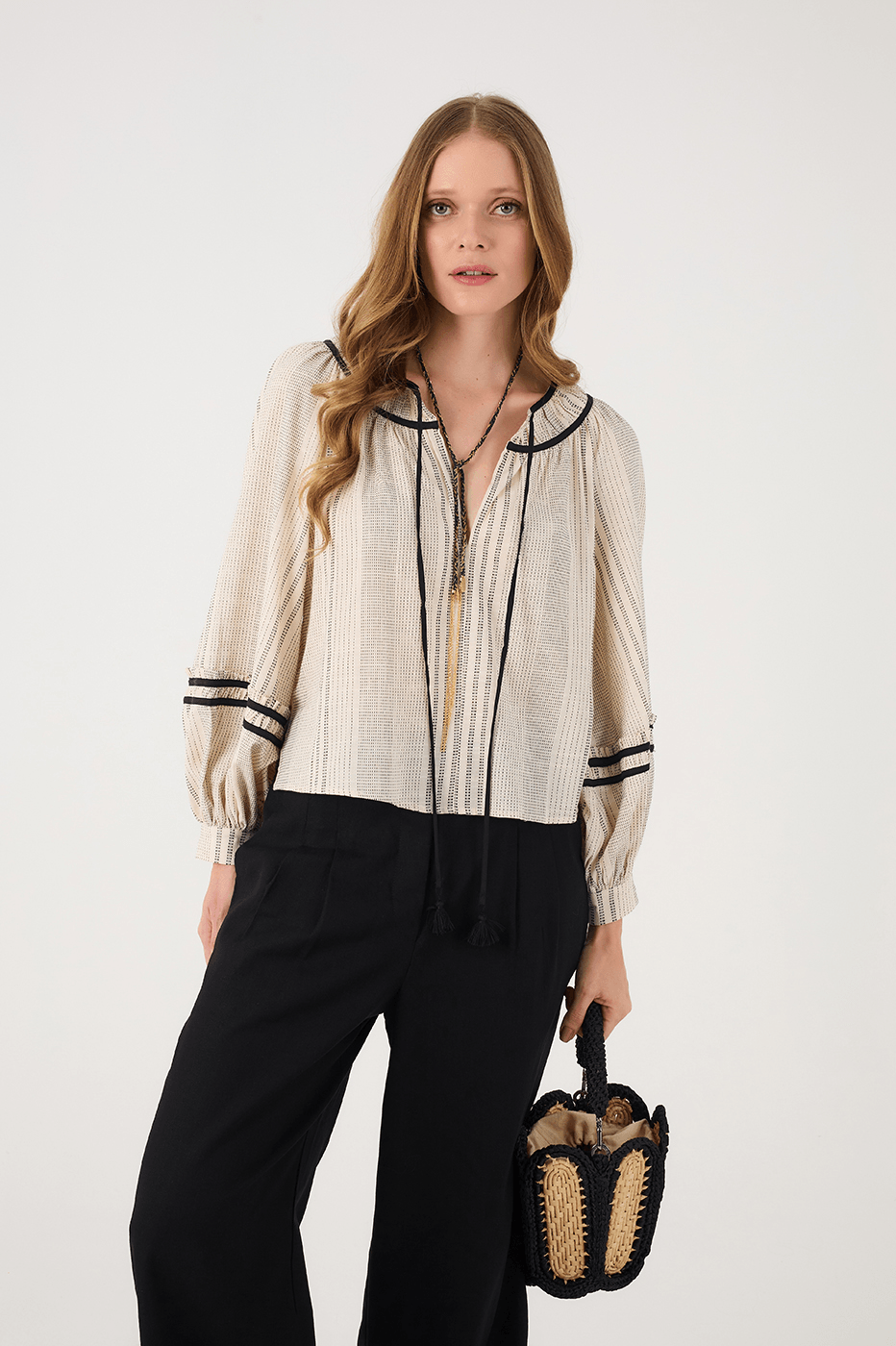 Off-White Front Ties Ruffle Blouse_2