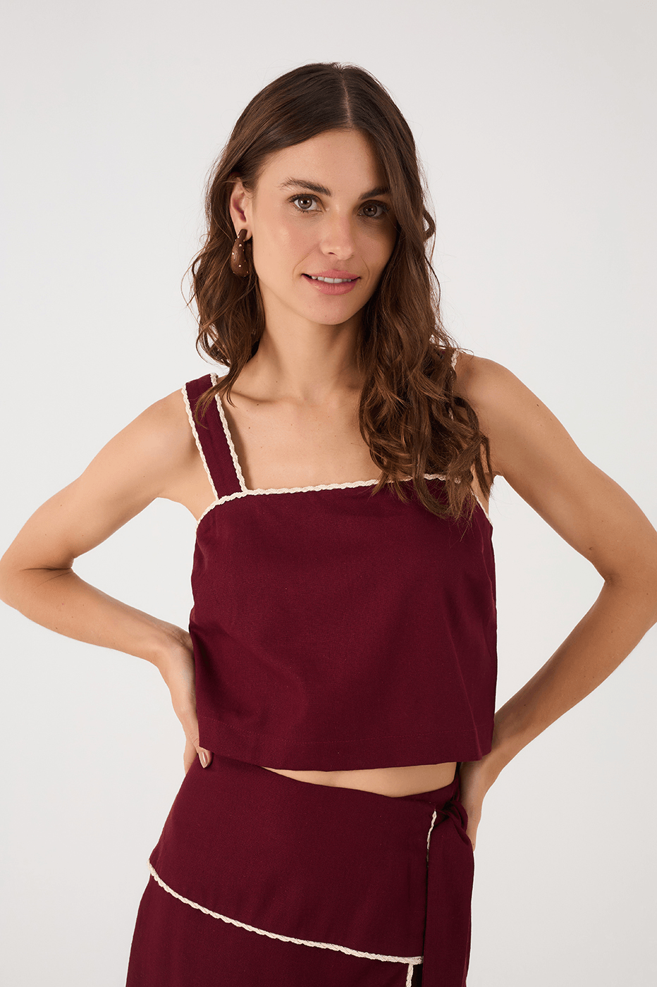 Wine Bossa Square Neck Crochet Trim Linen Crop Top_3