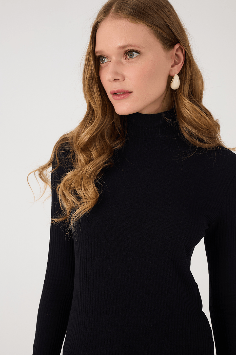 Turtleneck Blouse_4