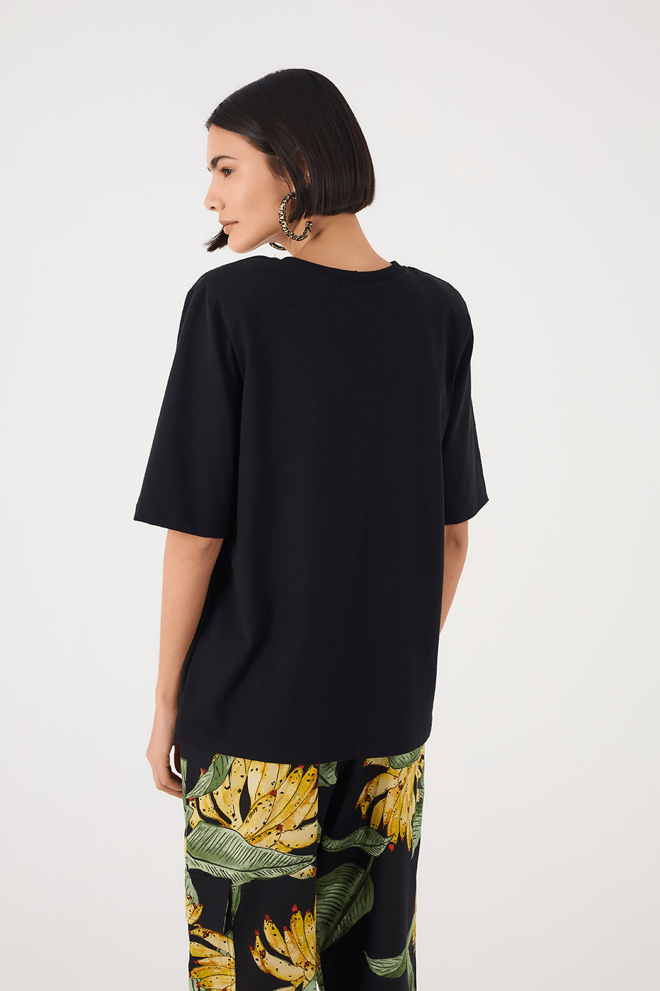 Black Padded Shoulders T-Shirt_5