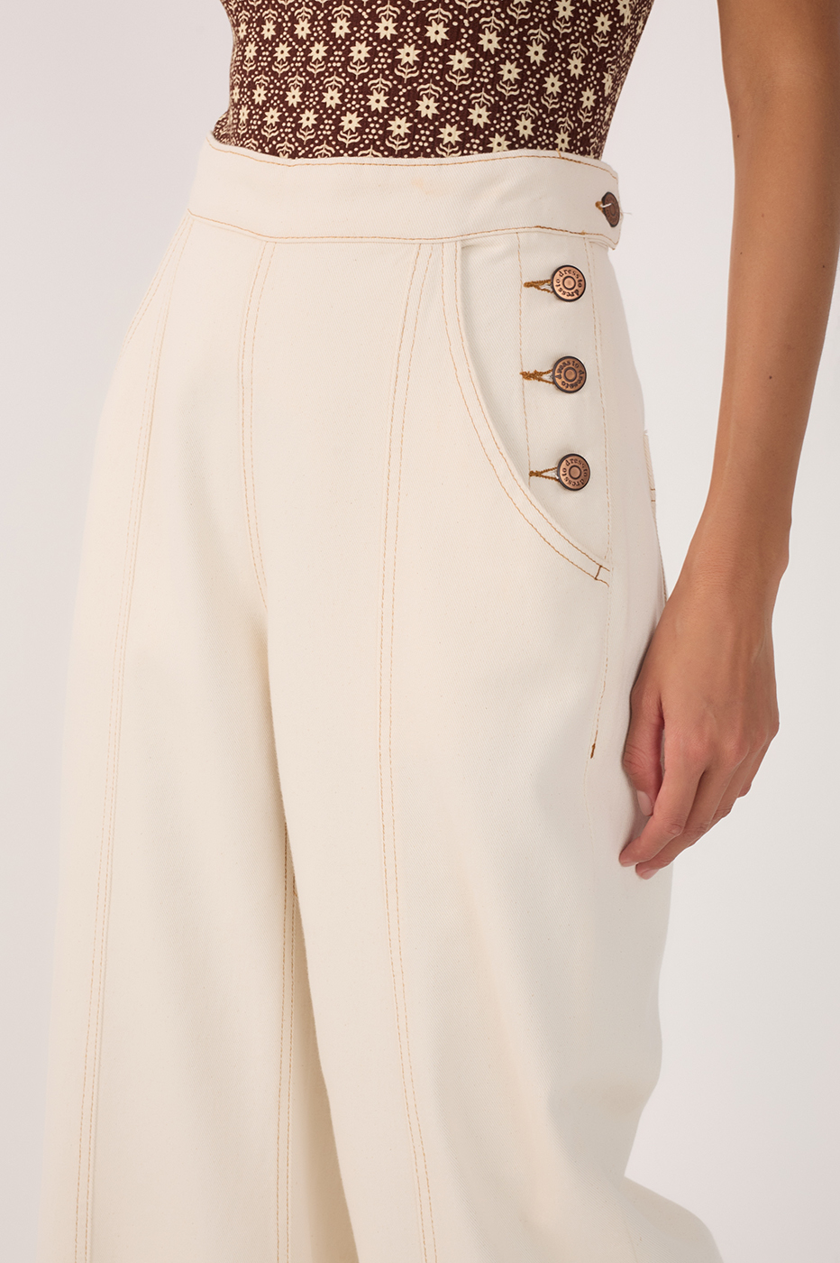 Off-White Buttoned Pockets Wide-Leg Pants_5