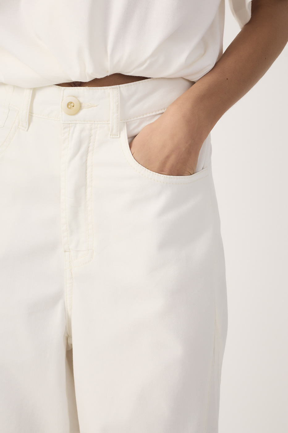 Off-White Topstitched Flared Twill Pants_5
