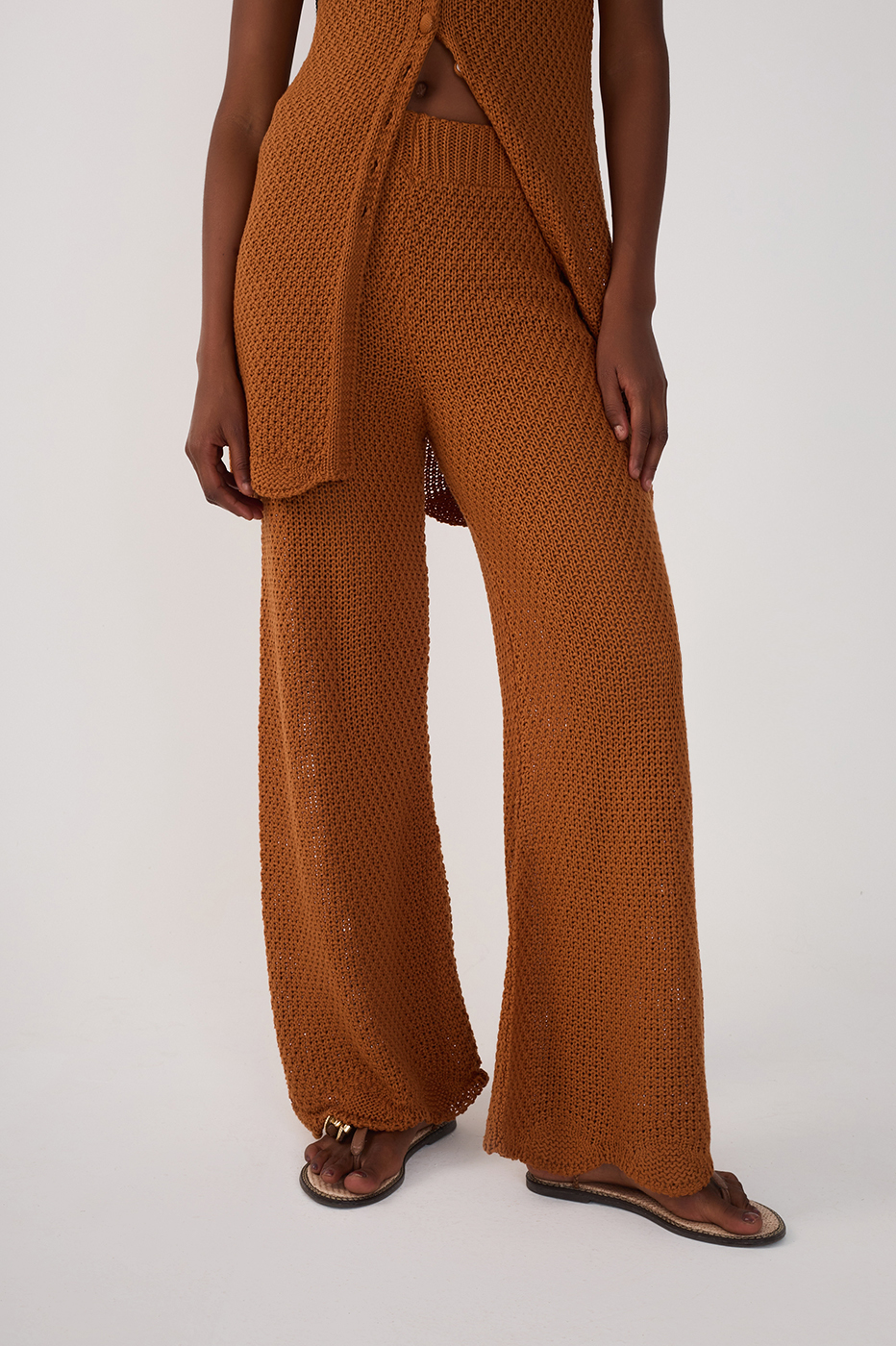 Brown Wave Hem Flared Tricot Pants_3