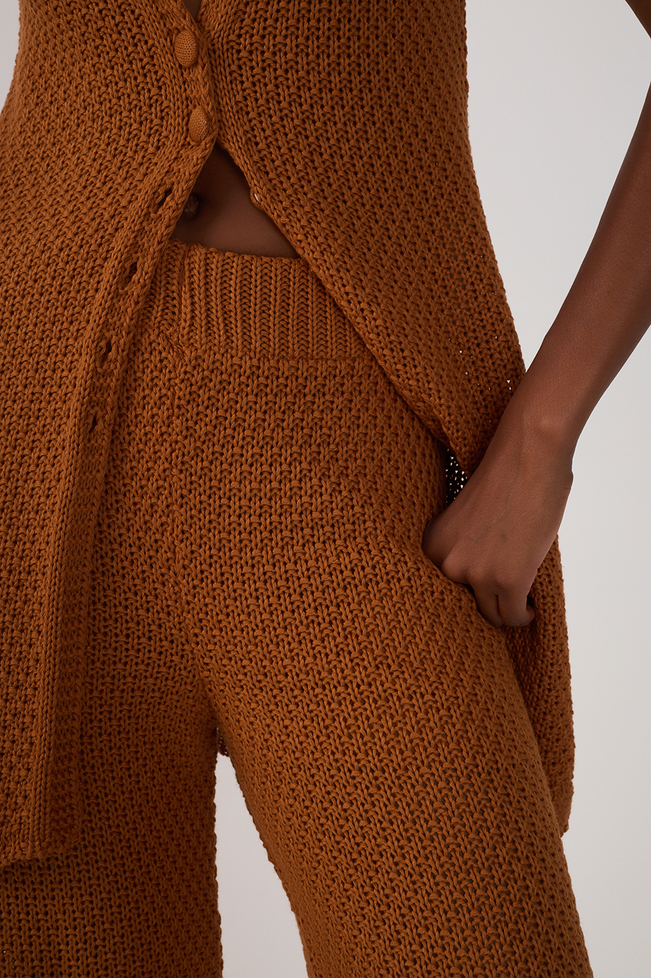 Brown Wave Hem Flared Tricot Pants_4