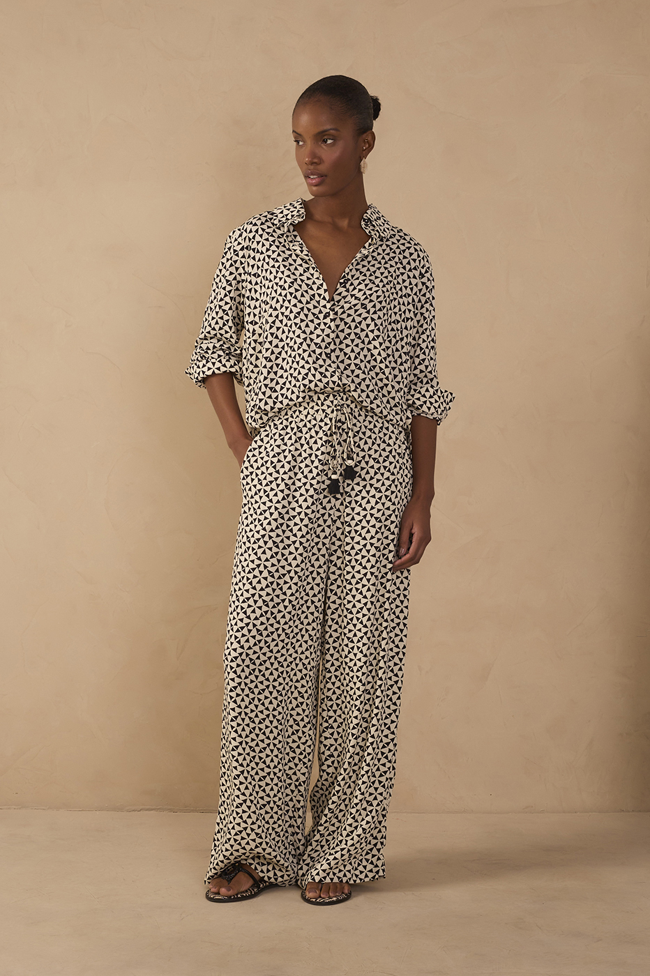 Off-White Vento Drawstring Pockets Wide-Leg Crepe Pants_1
