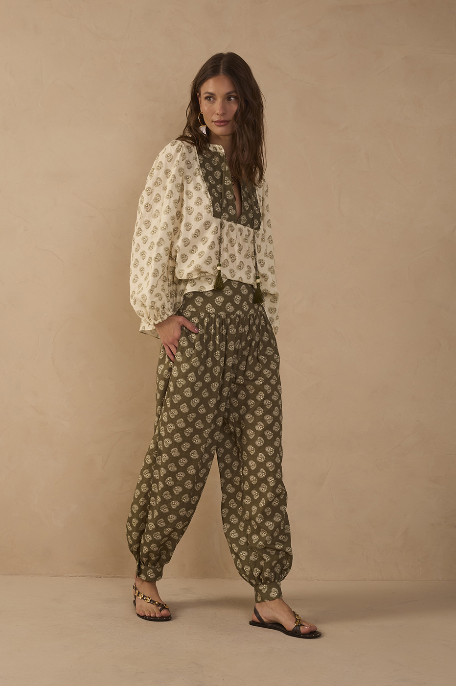 Off-white Miragem Mixed Pockets Pleated Harem Pants_1