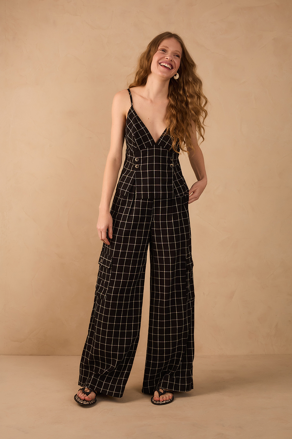 Black Pinstripe V Neck Side Pockets Linen Pants_1