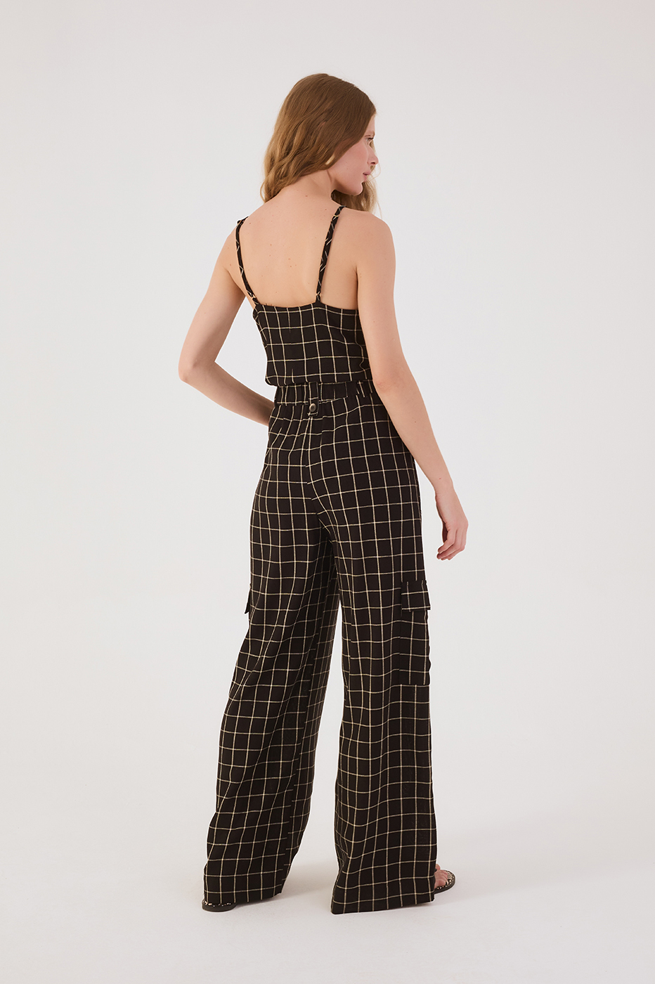 Black Pinstripe V Neck Side Pockets Linen Pants_5