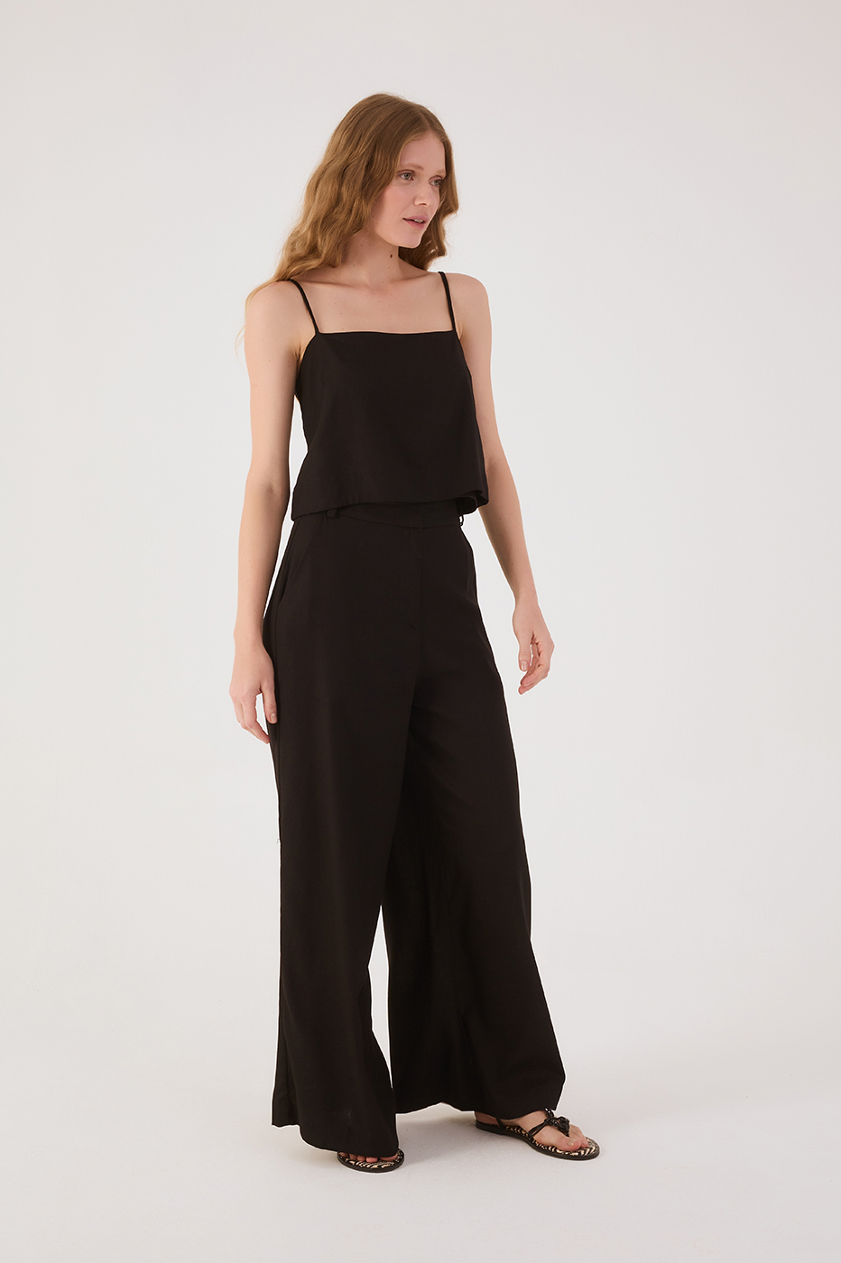 Black Pockets Wide-Leg Linen Pants
