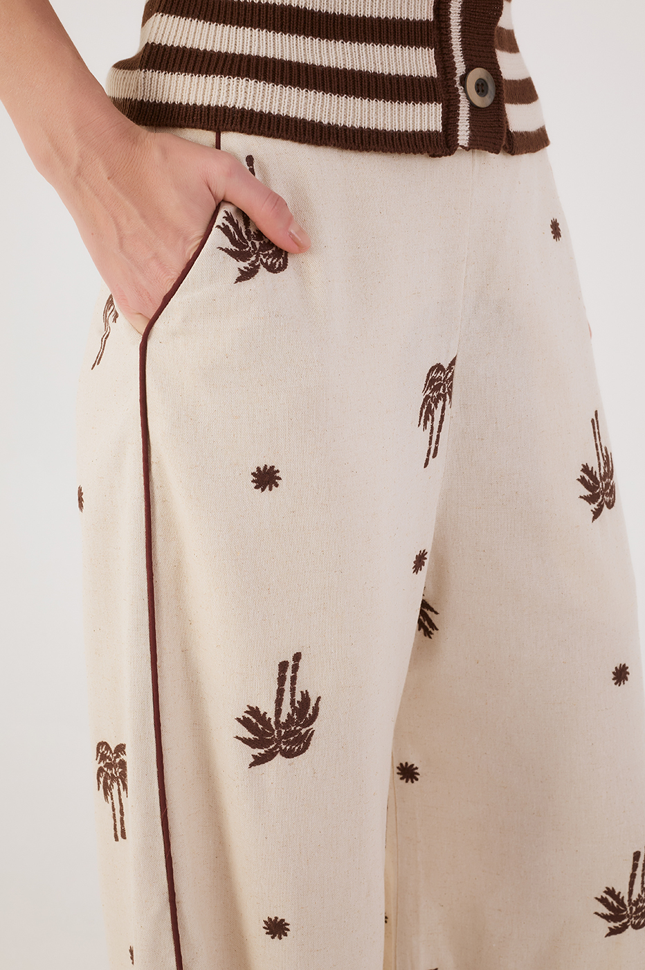 Natural Sol Rio Embroidered Cropped Pants