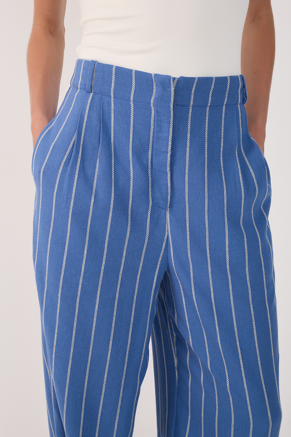 Blue Pleated Wide-Leg Linen Pants_5
