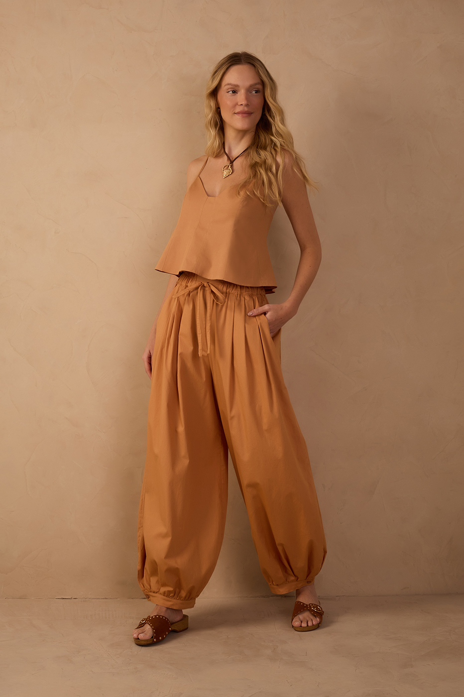 Beige Drawstring Pockets Balloon Pants_1