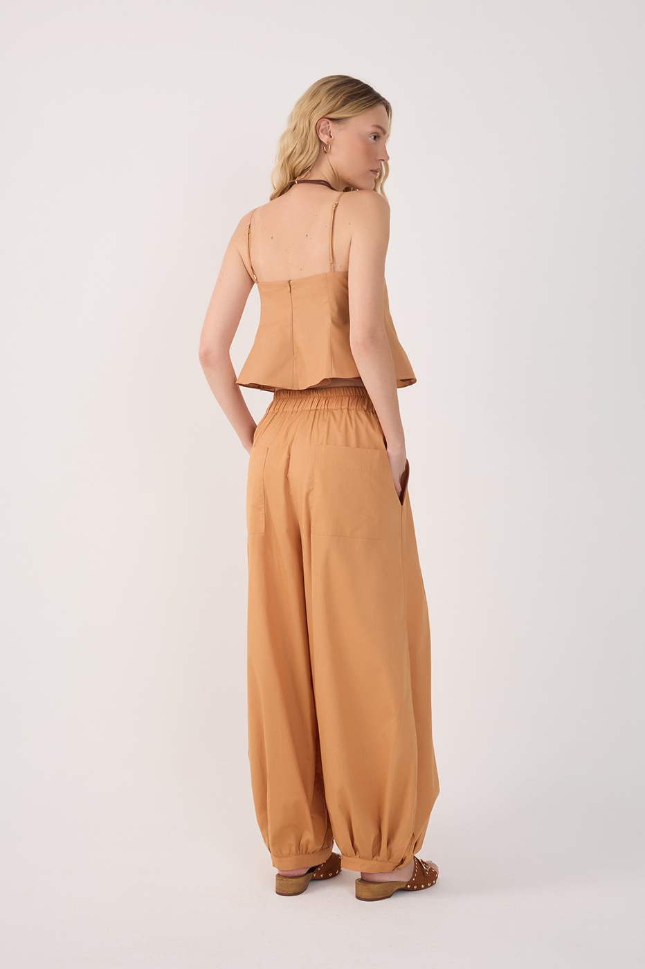Beige Drawstring Pockets Balloon Pants_5