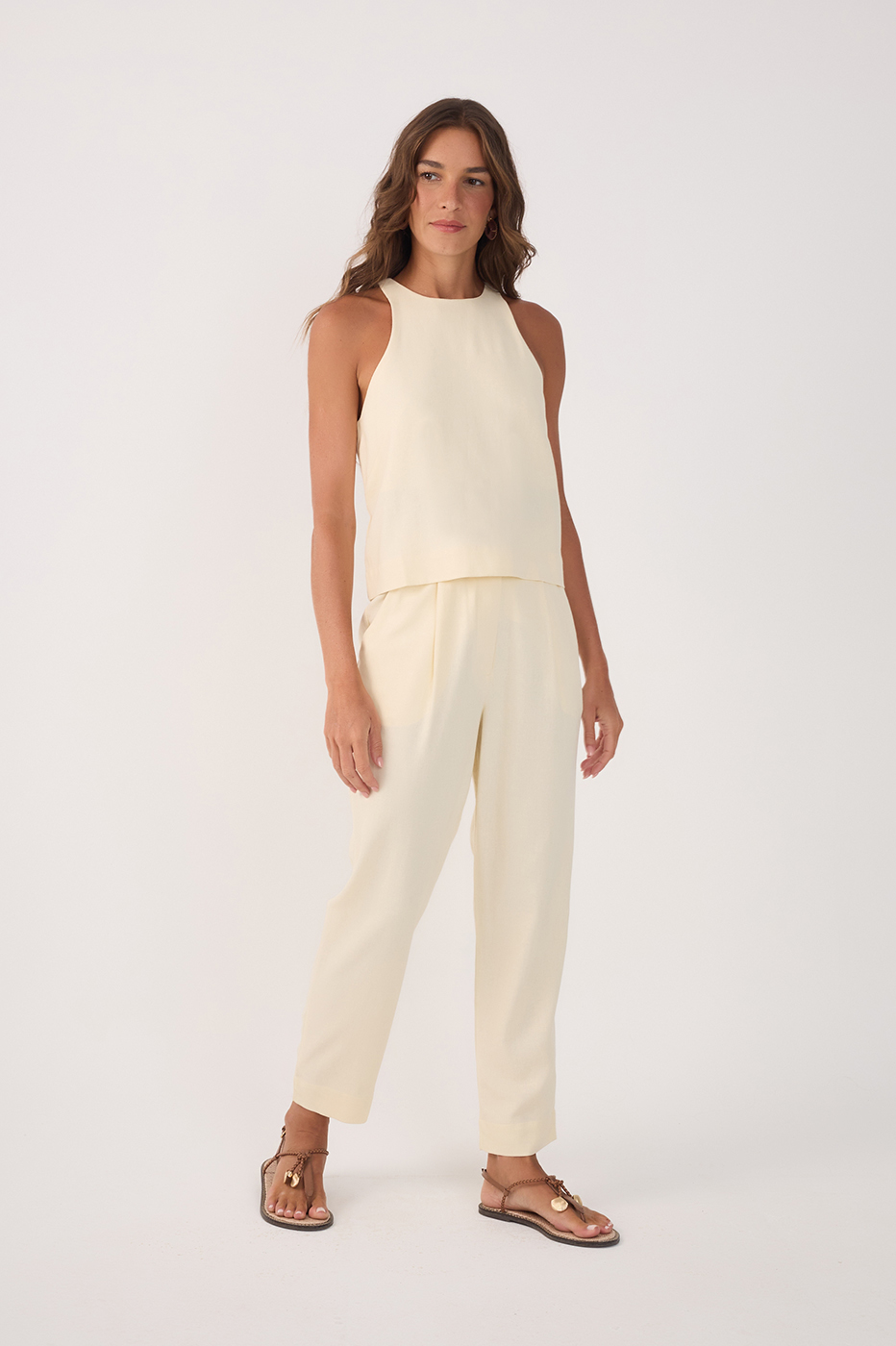 Beige Side Pockets Linen Carrot Pants_2