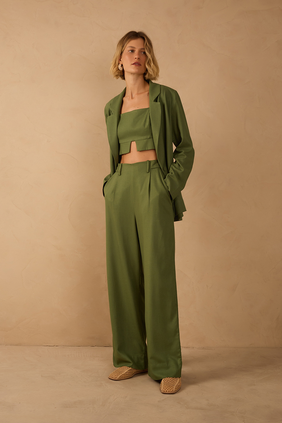Green Pockets Belt Loops Linen Pants_1