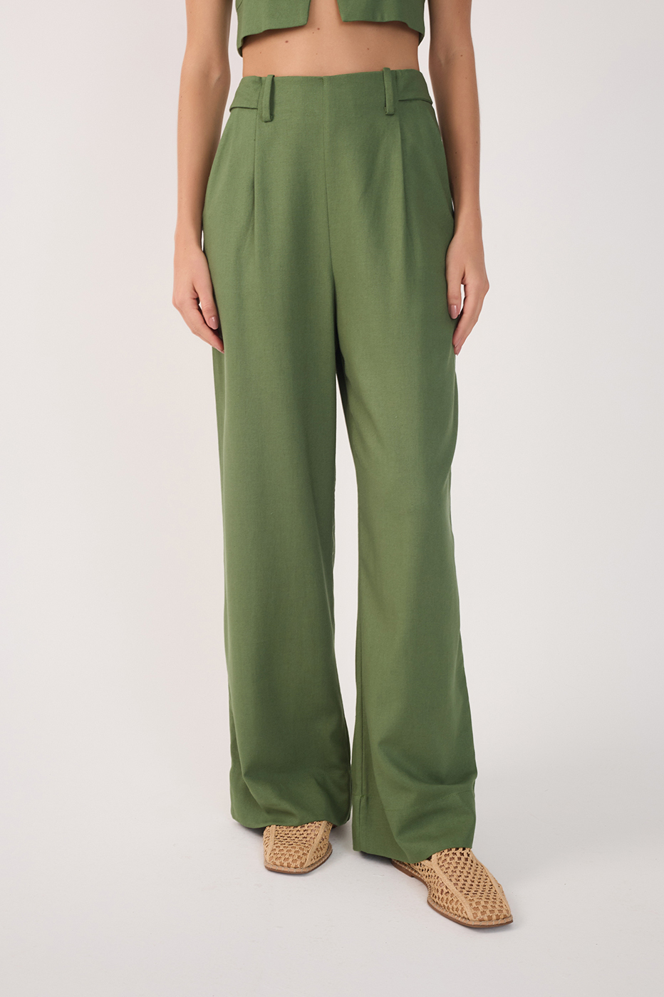 Green Pockets Belt Loops Linen Pants_4