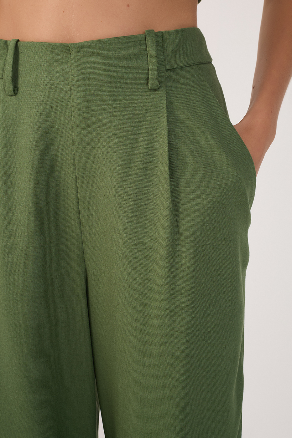 Green Pockets Belt Loops Linen Pants_5