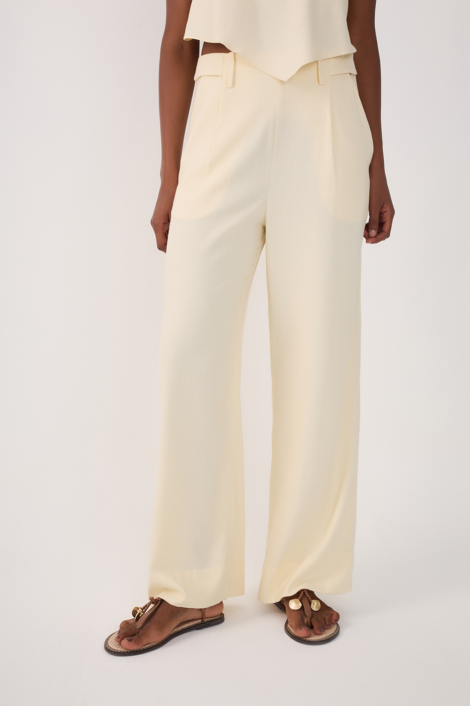 Beige Pockets Belt Loops Linen Pants_3