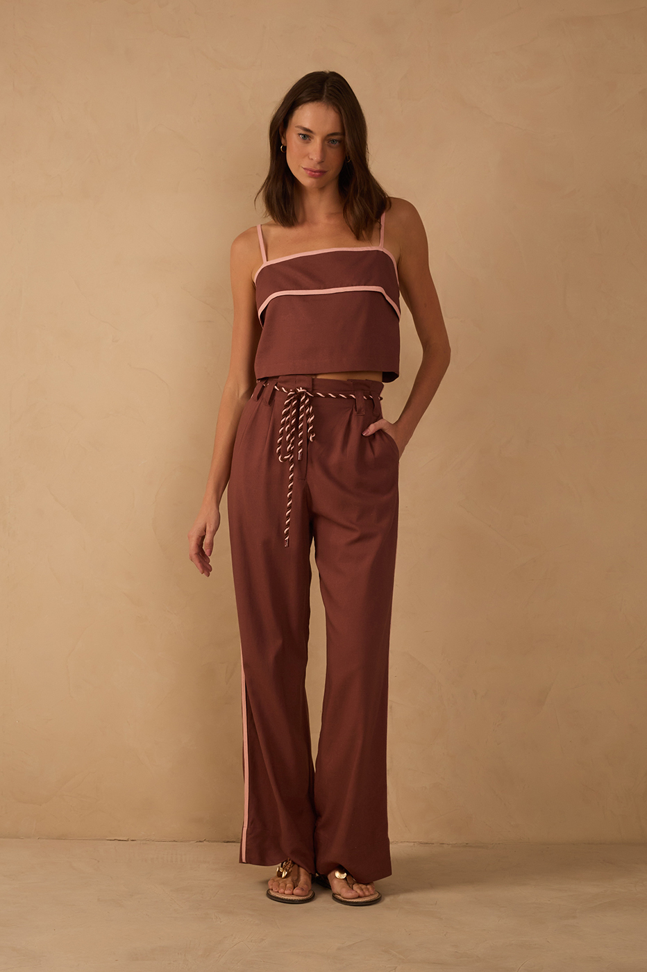 Brown Rope Belt Pockets Pleats Pants_1