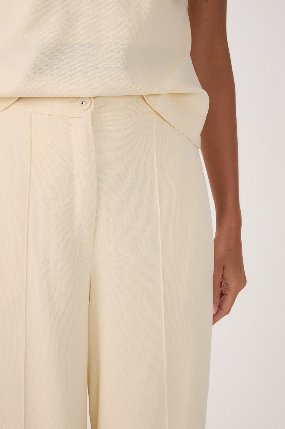 Tucks Linen Pants_4