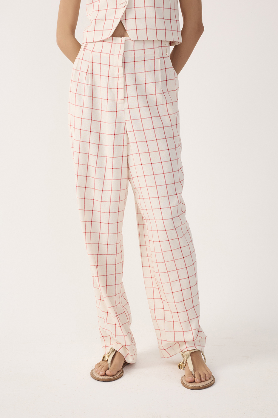 Off-White Plaid Linen Carrot Pants_4