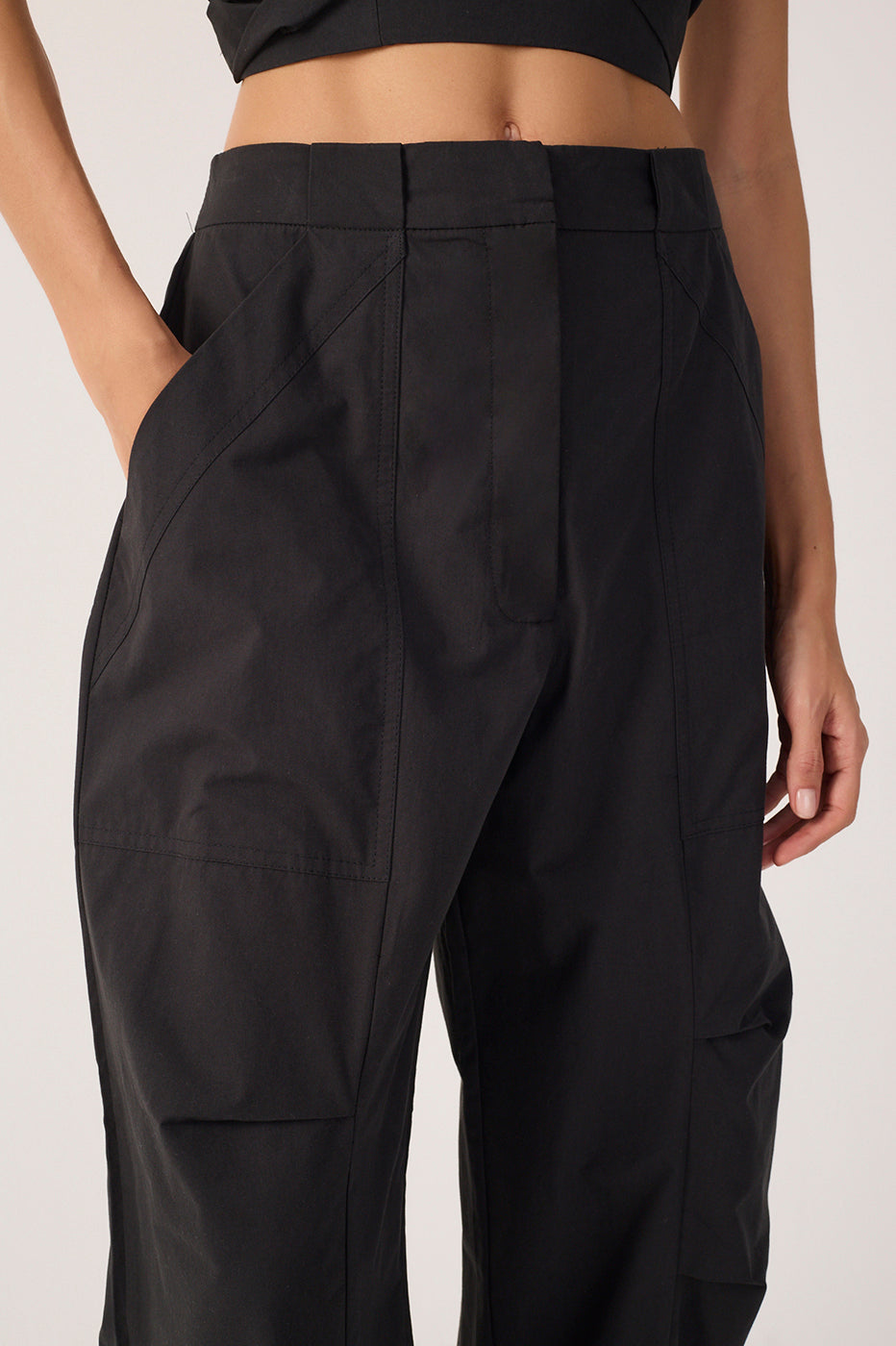 Black Topstitching Pleated Cotton Pants_5