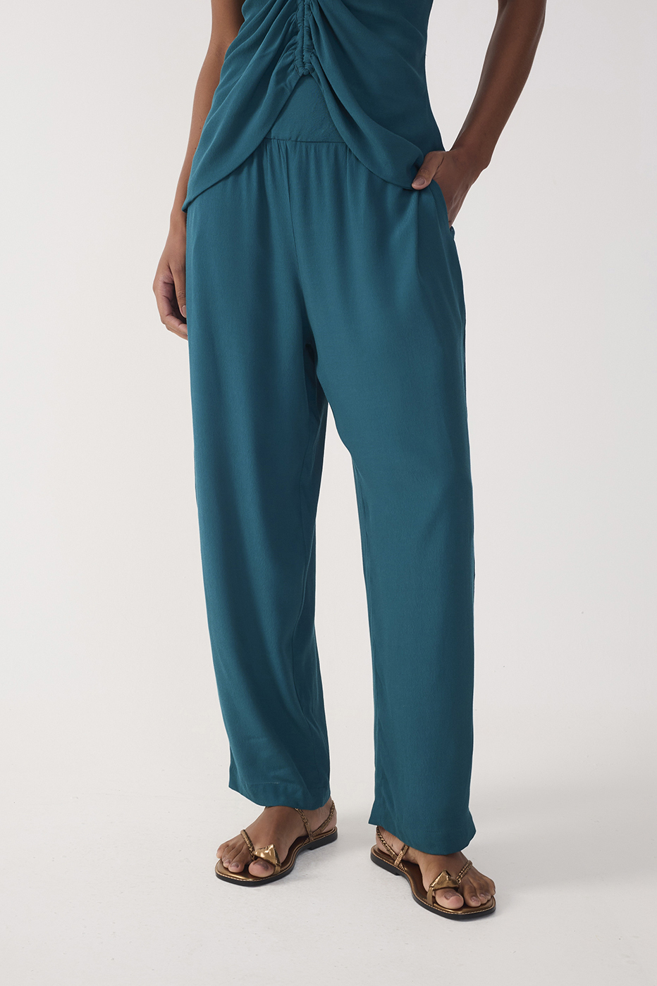 Green Ruched Wide Leg Crepe Pants_3