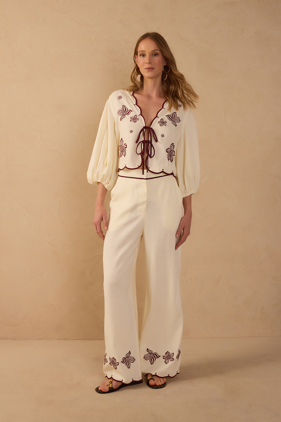 Off-white Embroidered Solar Pockets Wavy Hem Linen Pants_1