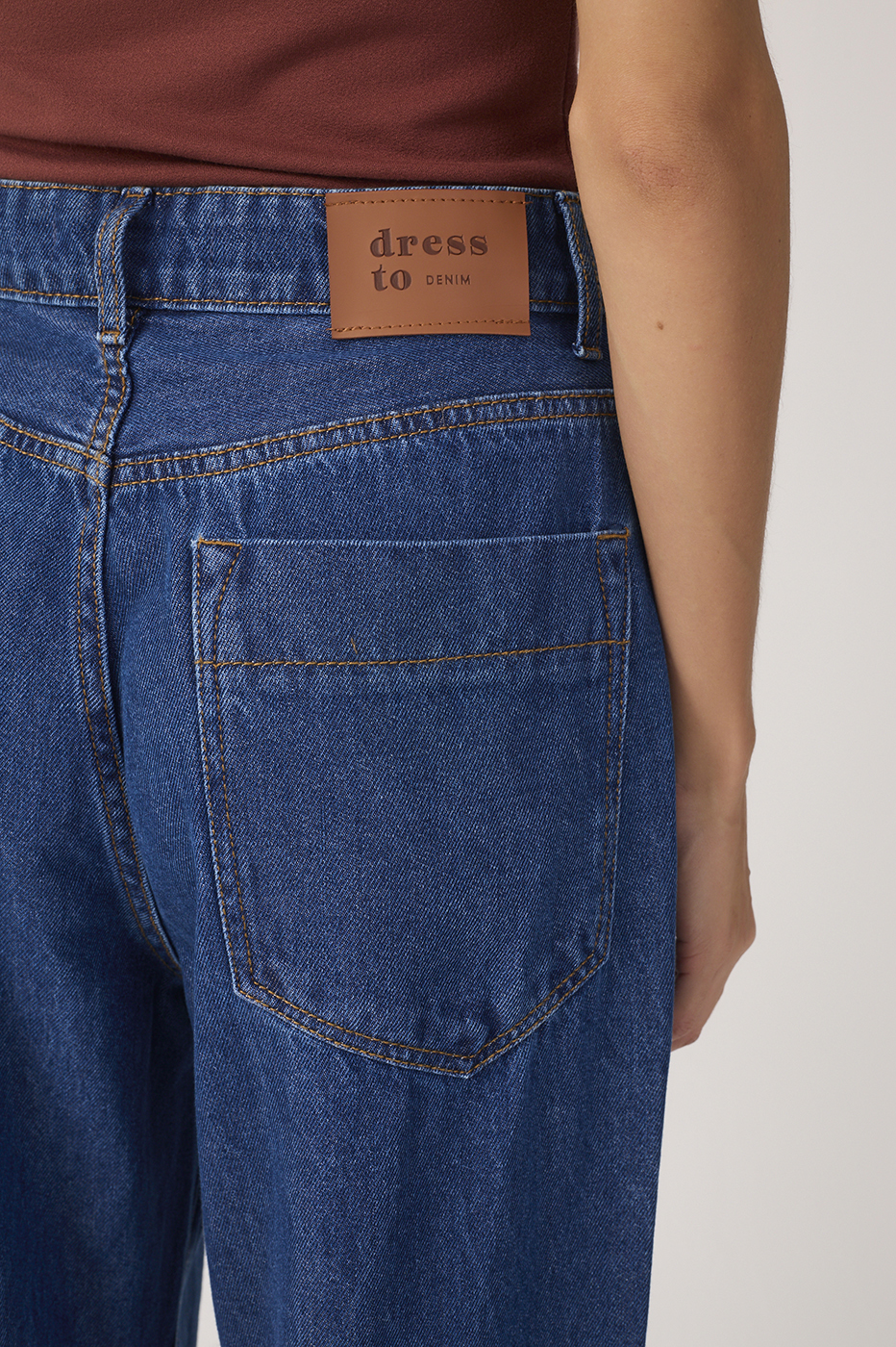 Straight-Leg Slit Jeans_7