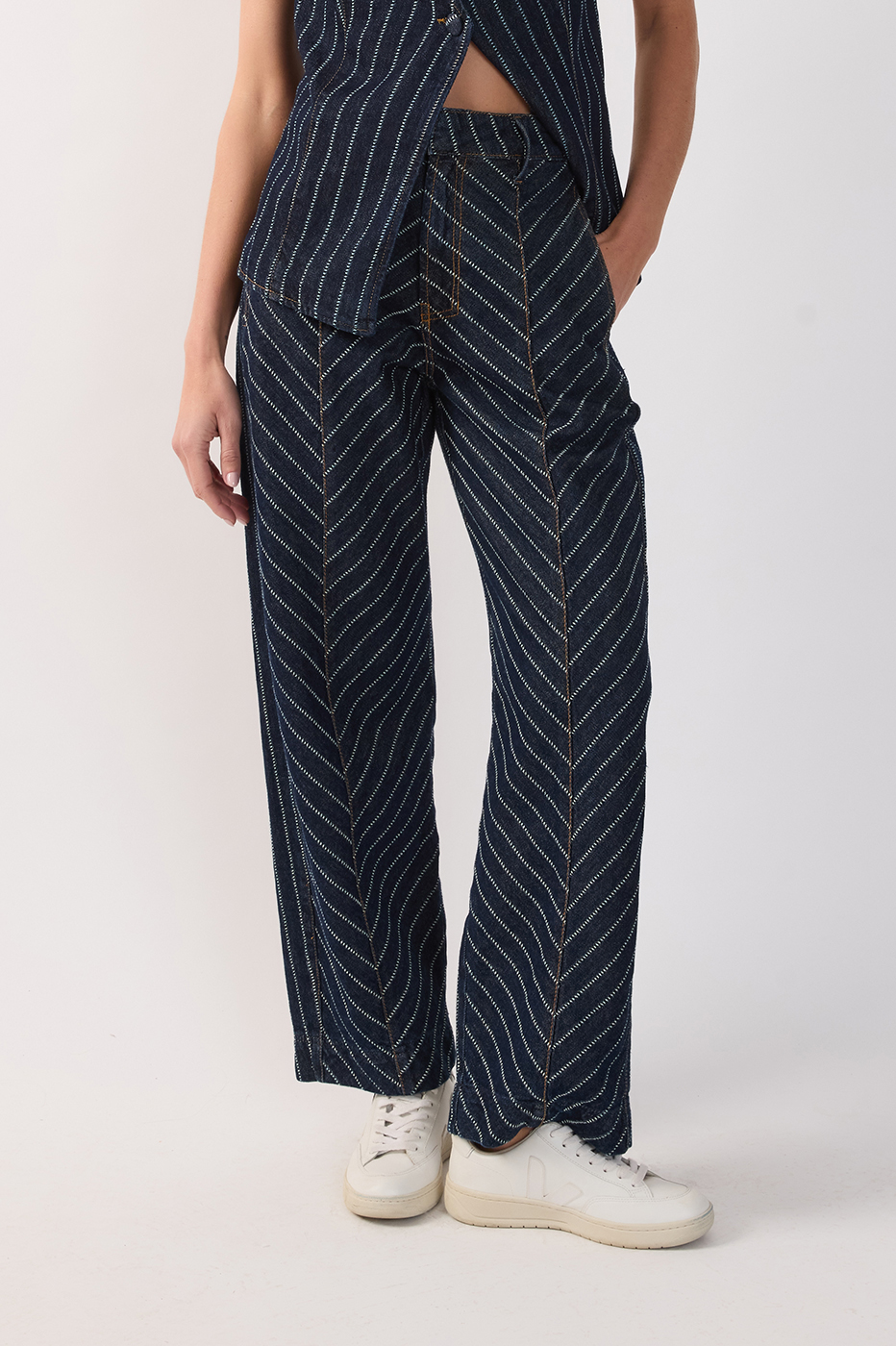 Denim Stripes Belt Loops Barrel Pants_4