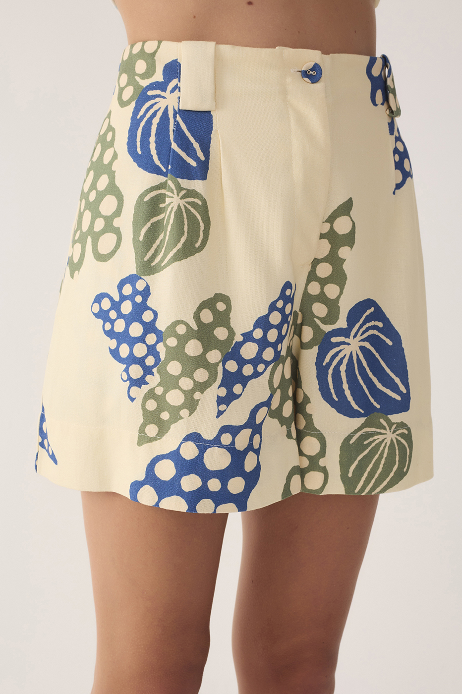 Begonia Print Linen Bermuda Shorts_3