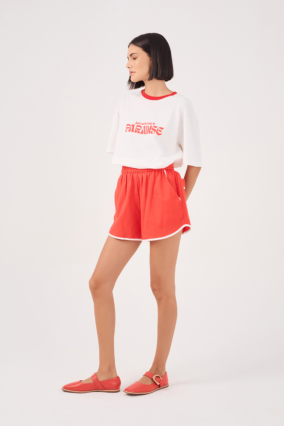 Red Elastic Waist Shorts with Contrast Piping_3