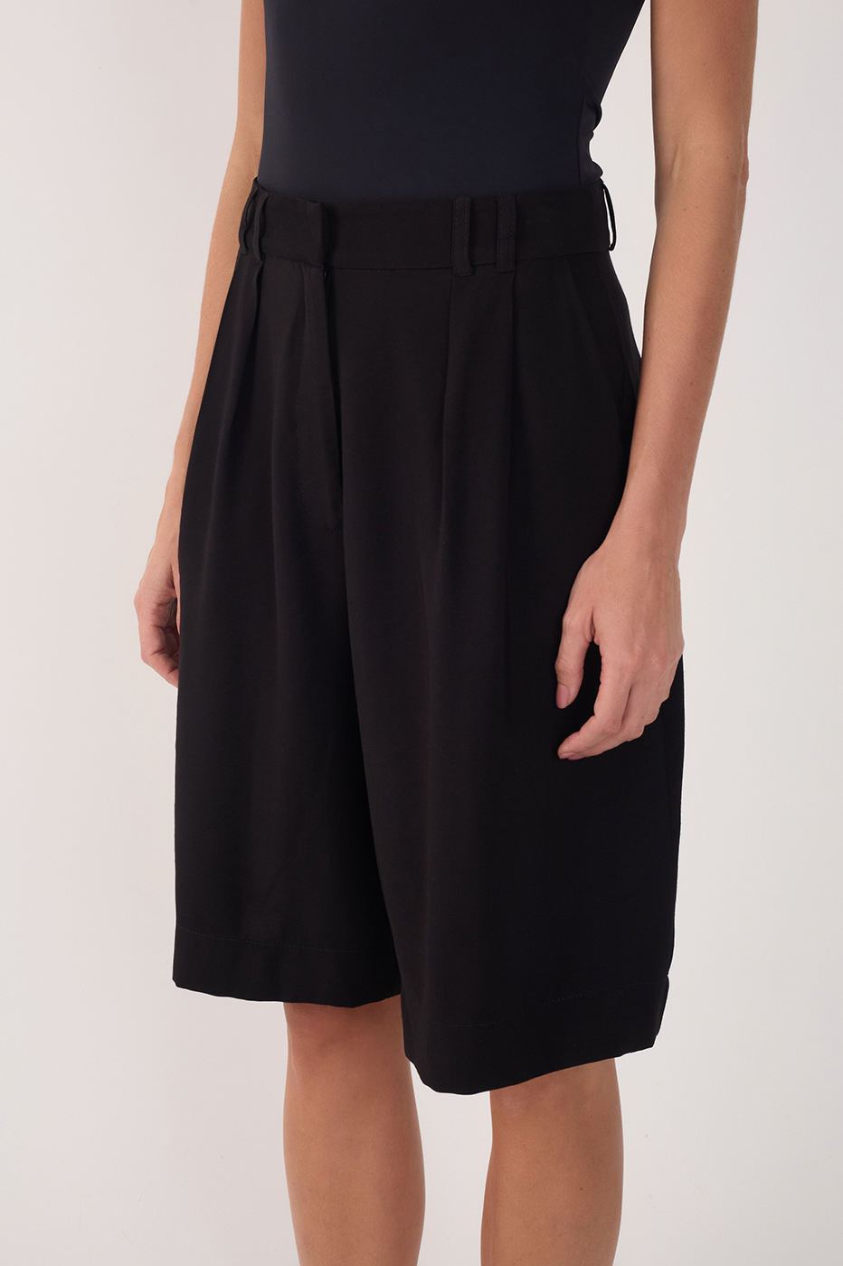 Tailored Pleats Bermuda_3