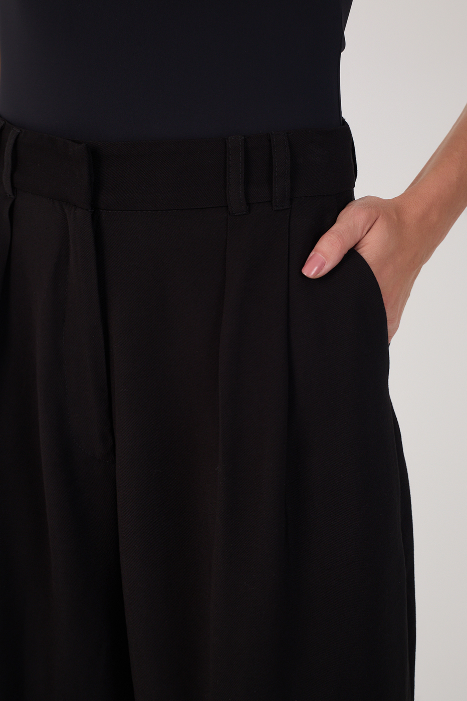 Tailored Pleats Bermuda_4